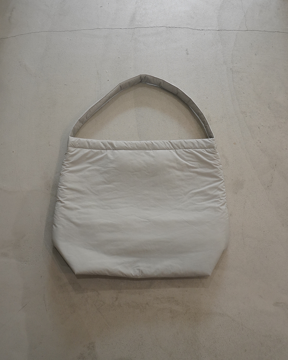 PUFF BIG SHOULDER BAG(LT.GRAY)