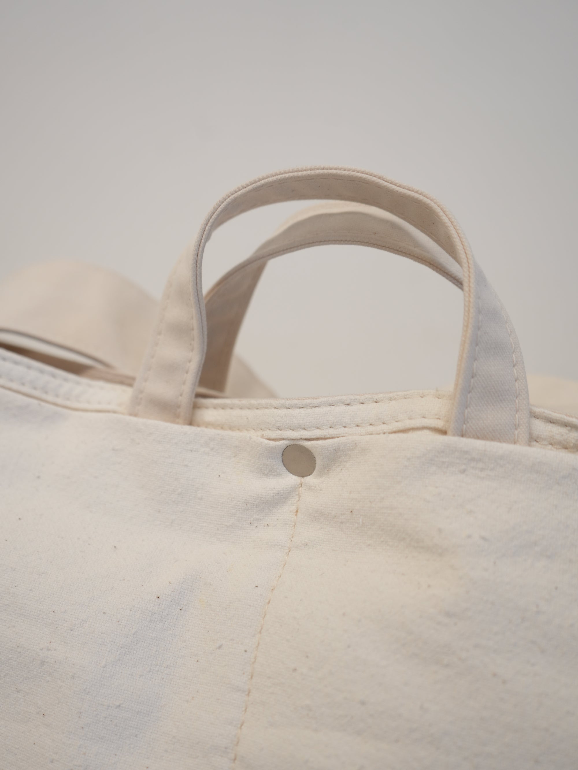 ANCELLM with This is a(n) C/R DUCK BAG (WHITE)