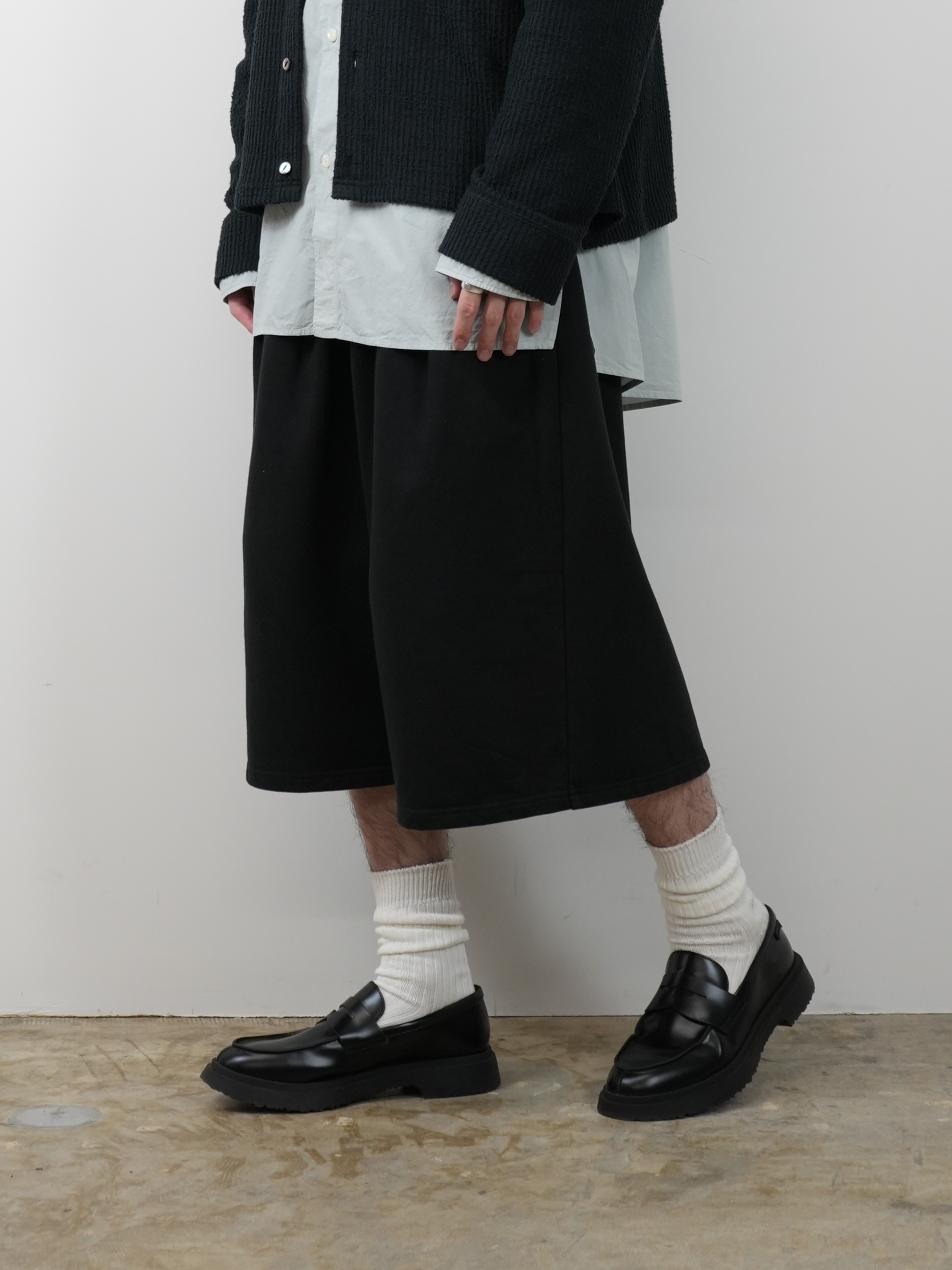 3/4 TUCK SWEAT SHORTS(BLACK)