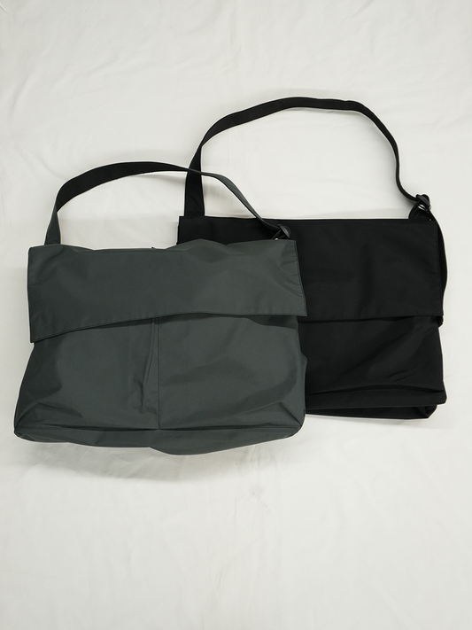 B.T NO MESSENGER BAG