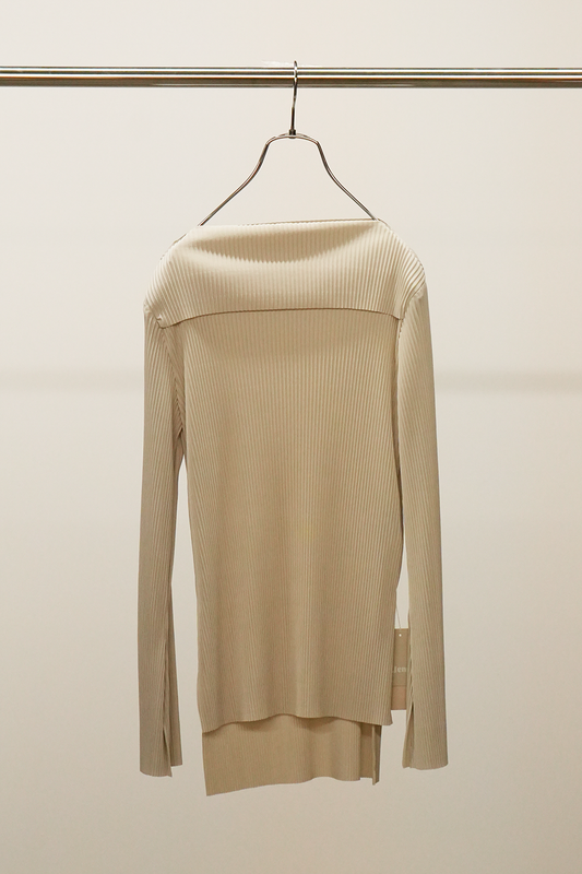 UNDER PULLOVER / Sleek Pleats (IVORY)