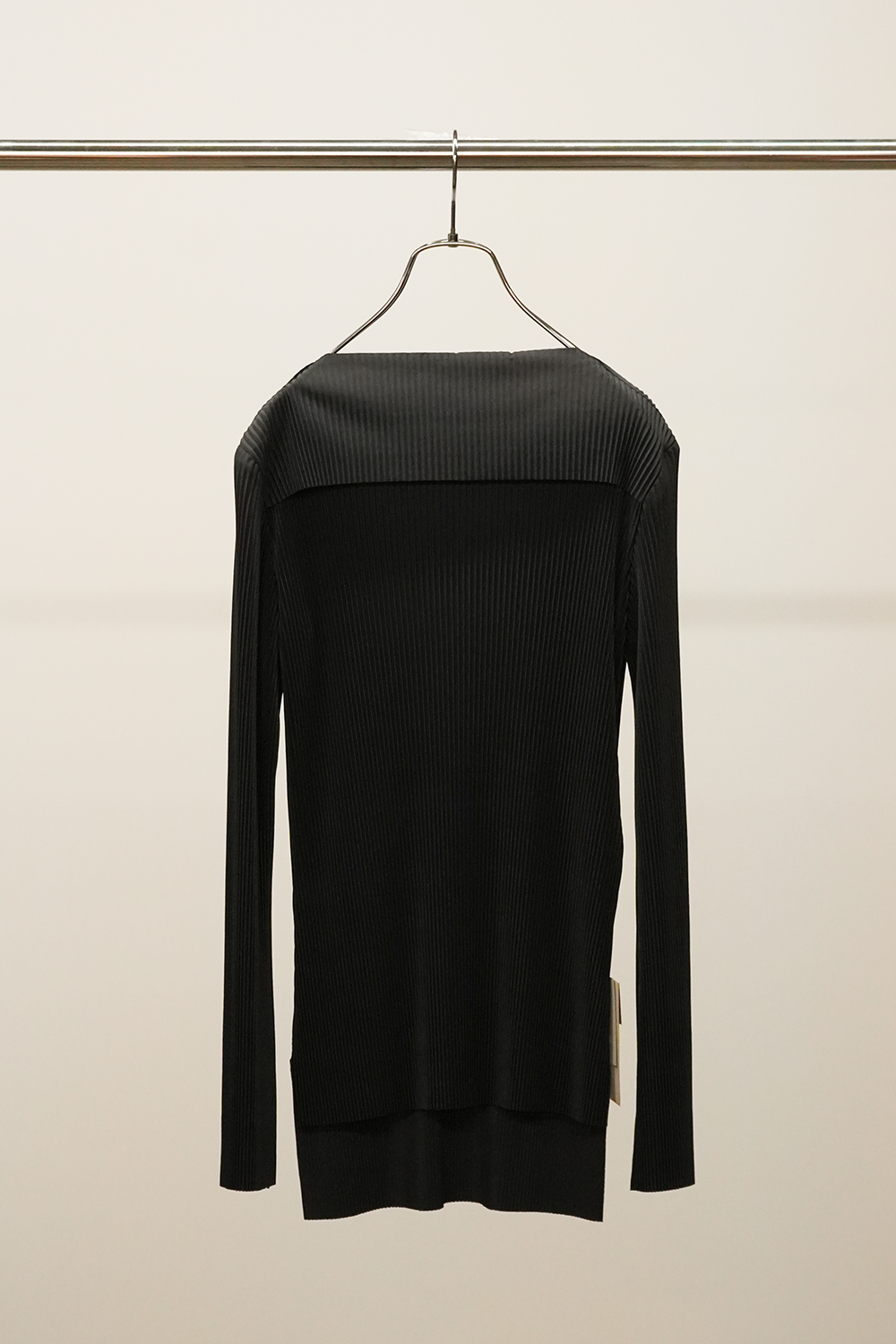 Sleek Pleats | UNDER PULLOVER (CHARCOAL)