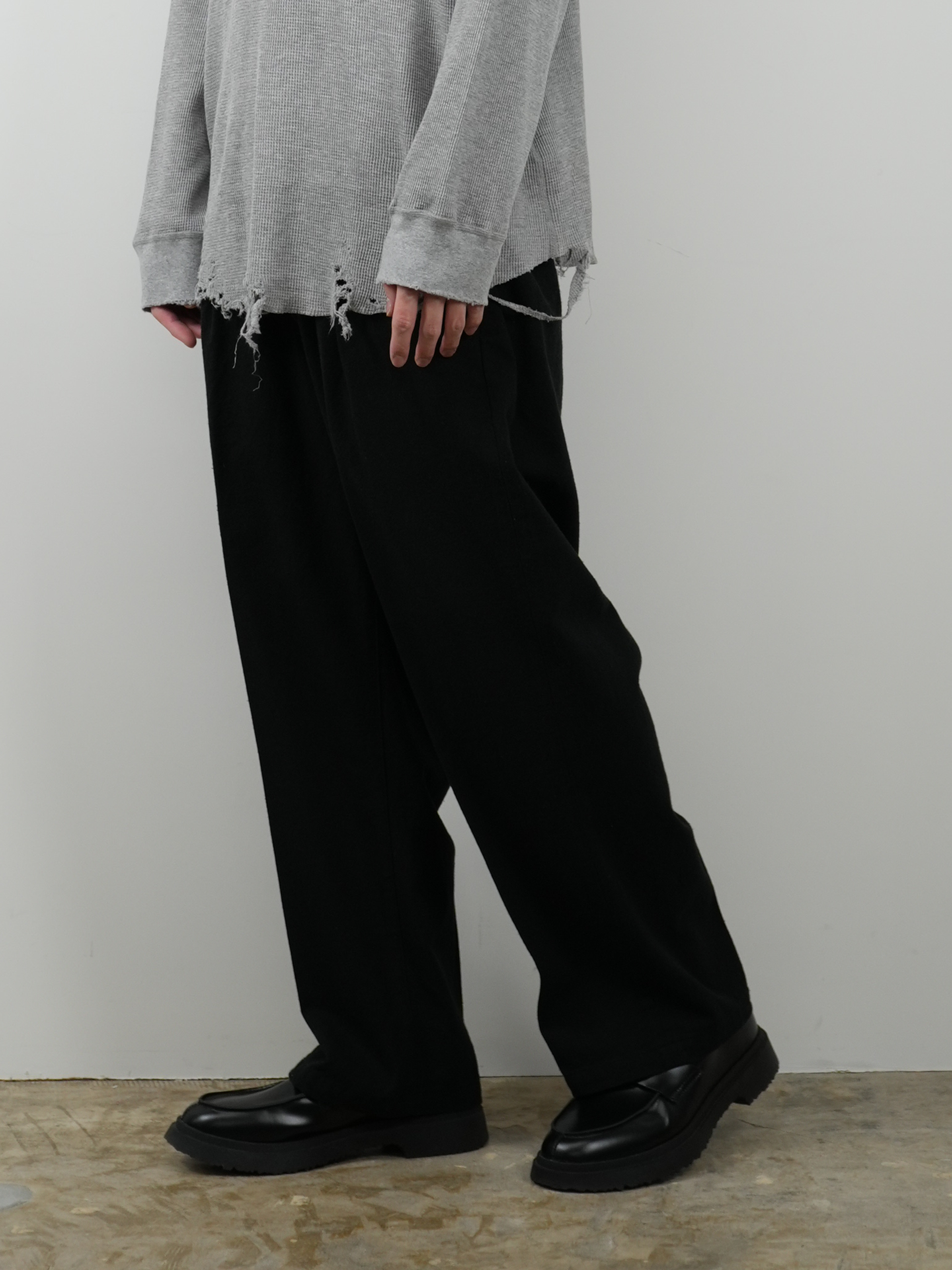 C/S TUCK EASY SLACKS(BLACK)