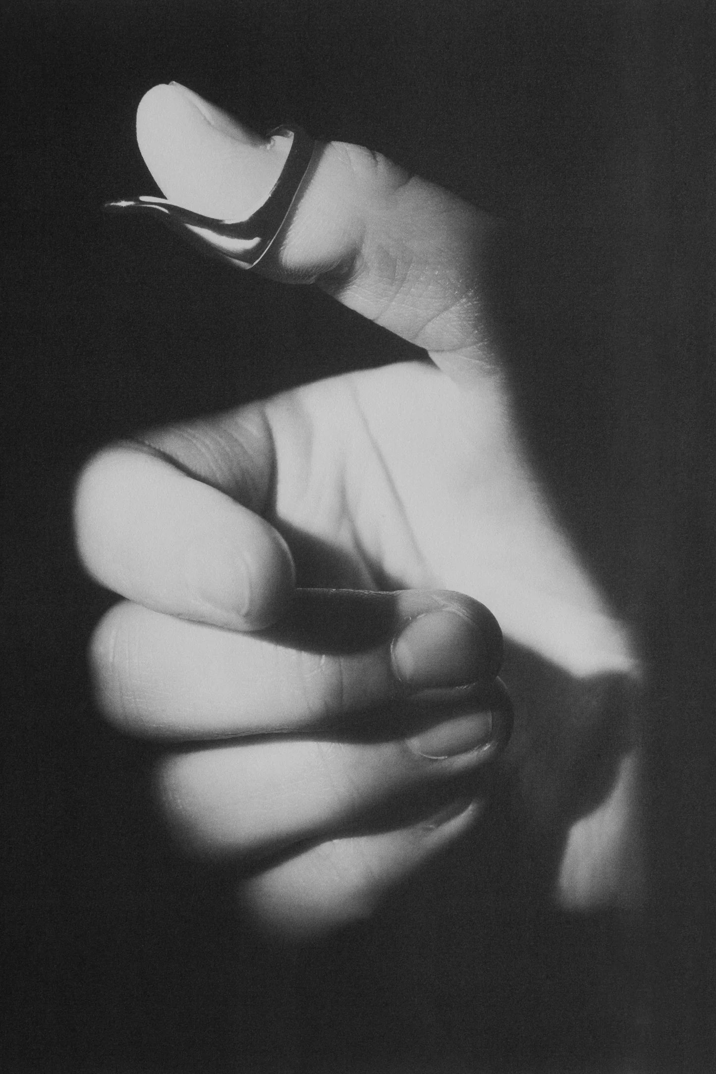 NAIL RING