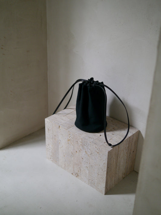 Woven Drawstring Bucket Bag(All-Black)