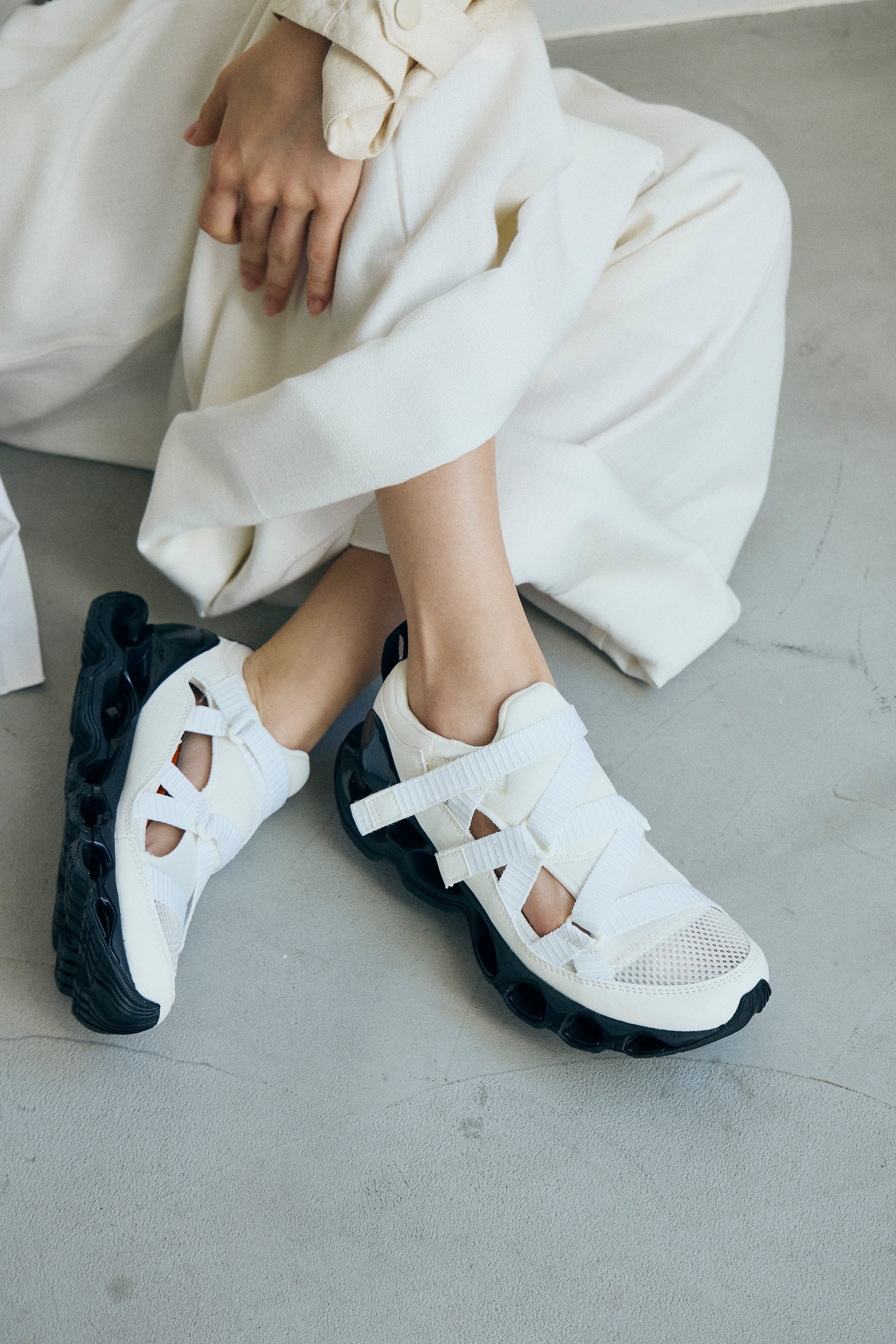 WAVE PROPHECY STRAP(Snow White / Black)