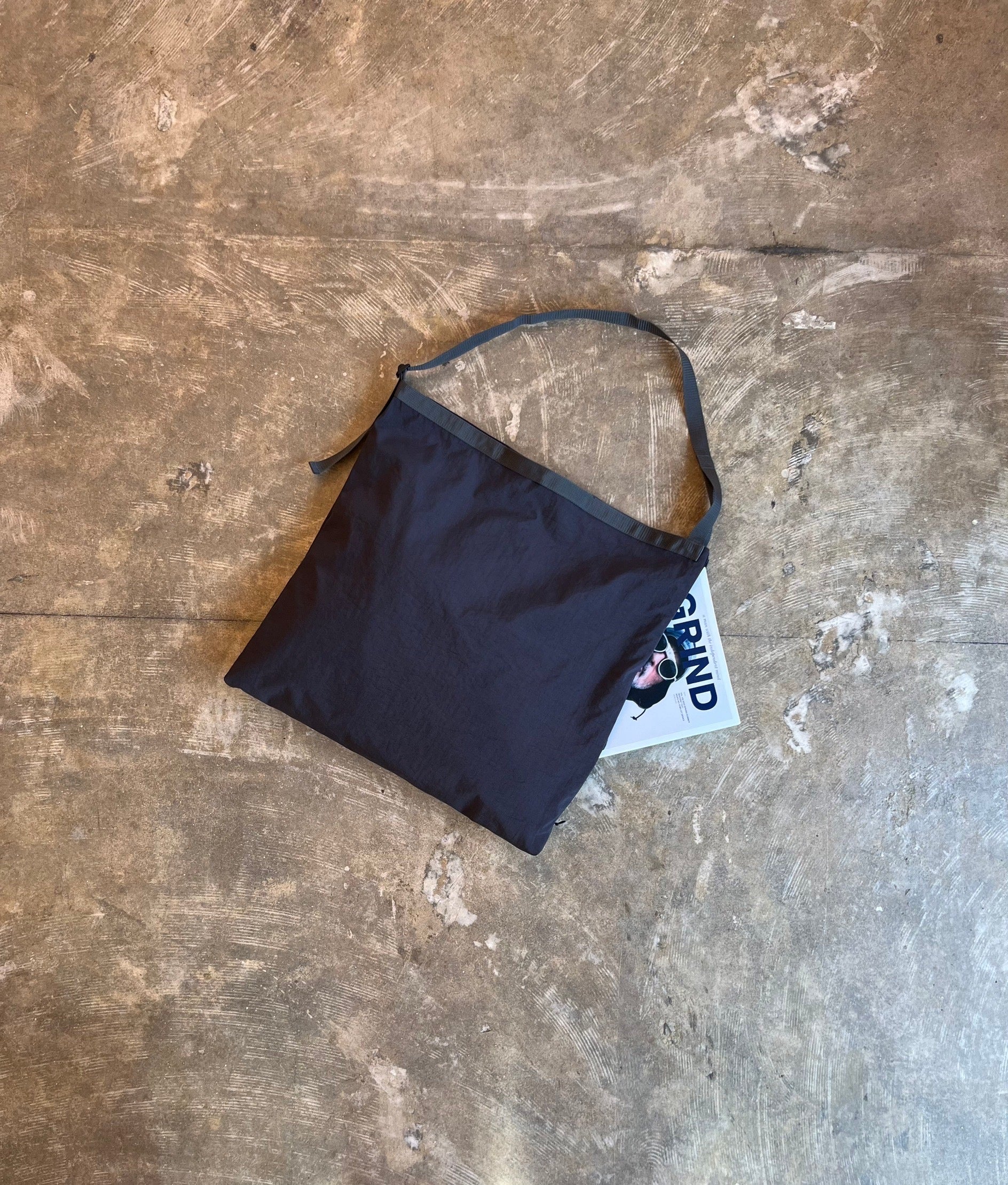 BIG FLAT BAG(GRAY)